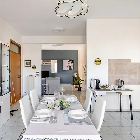 Apartamento I Due Gelsi Blu Cobalto *